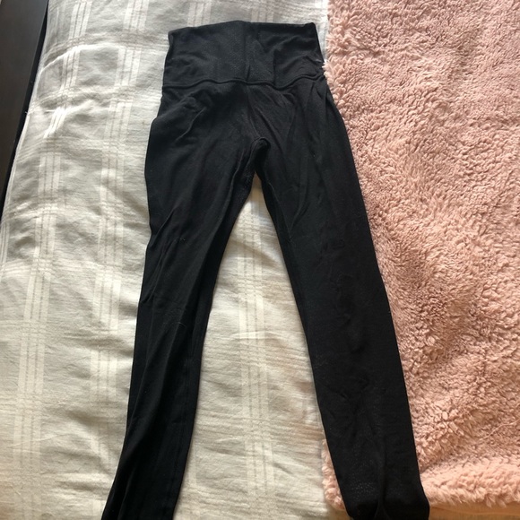 ❤️25” ALIGN MONOCHROMIC❤️ - Picture 2 of 5